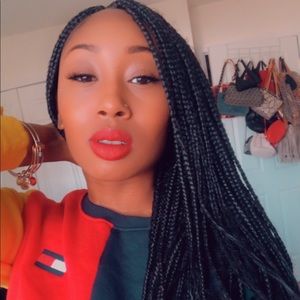 Meet your Posher, Tia